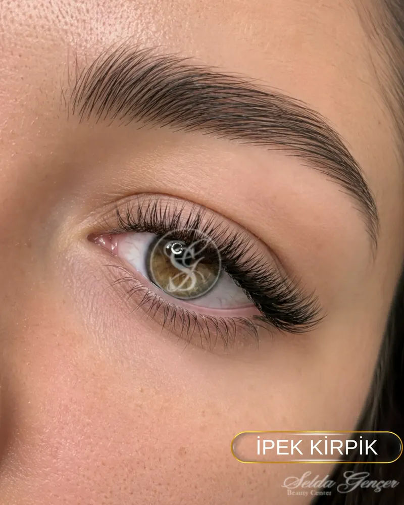Doğal görünümlü ipek kirpik, salonumuzda yapıldı