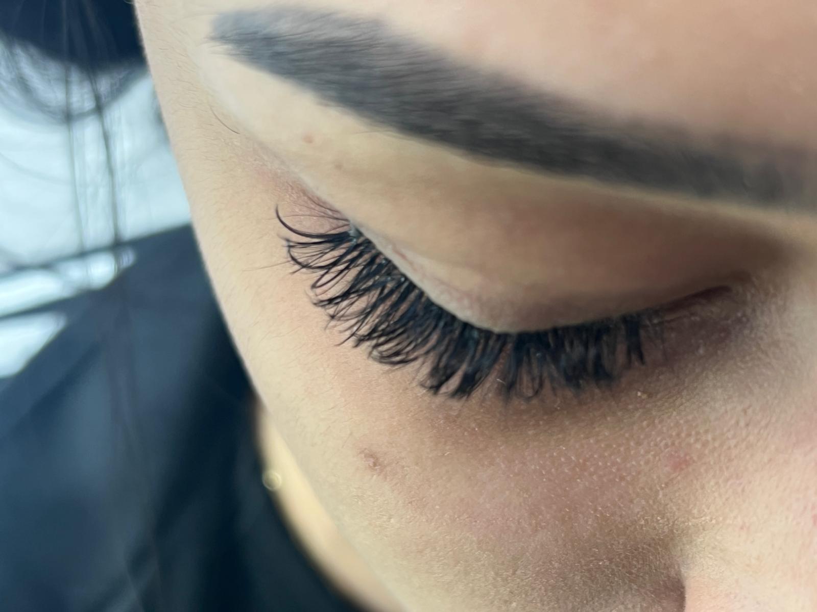 Kirpik lifting ve ipek kirpik uygulamasından görünüm