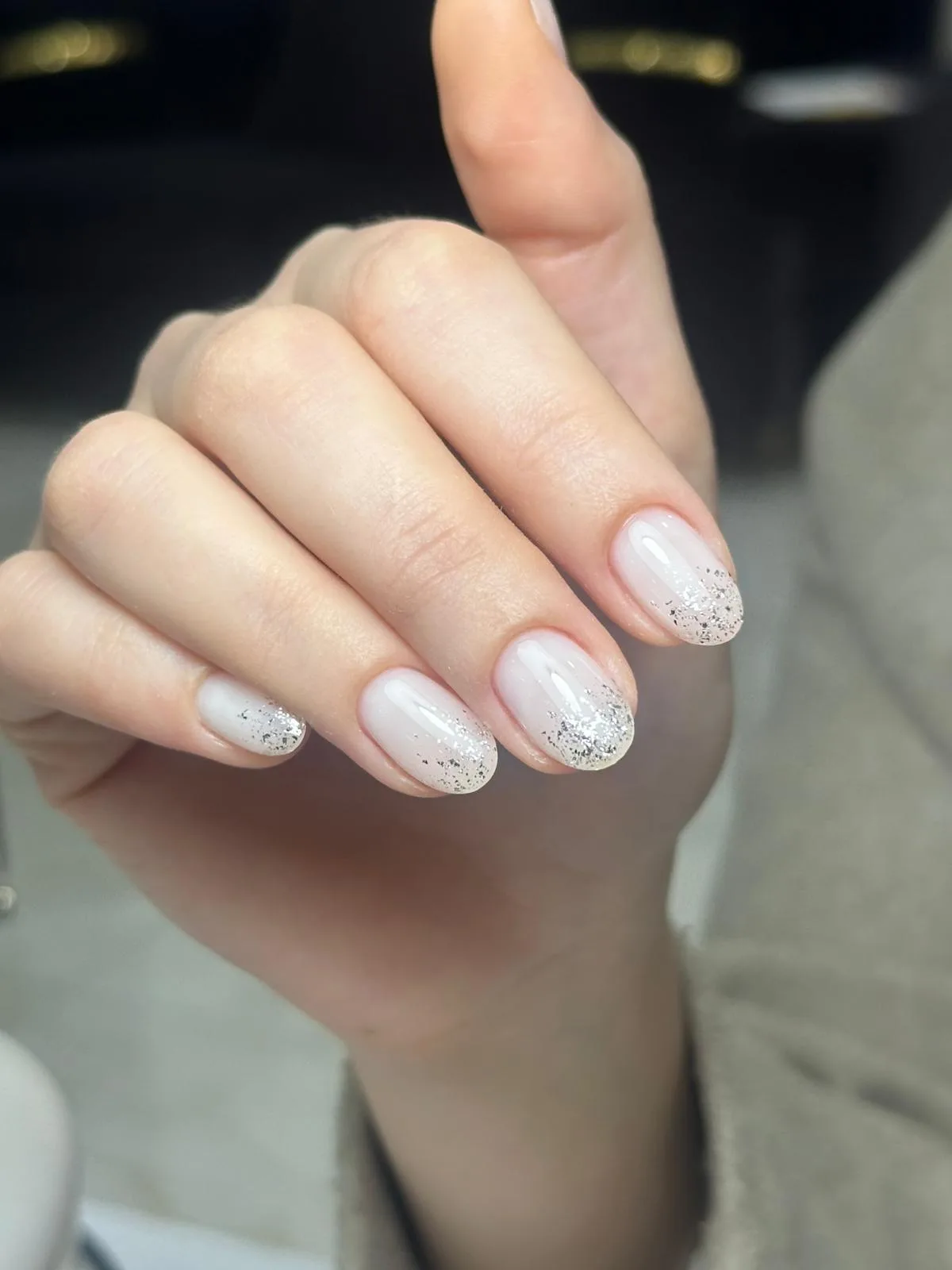 İnci tozu nail art parlak uygulama sonucu